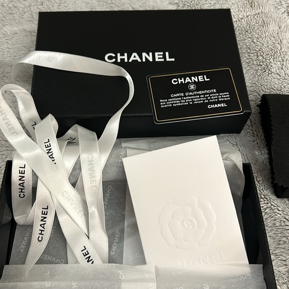 Authentic Chanel wallet - Picture 7 of 9
